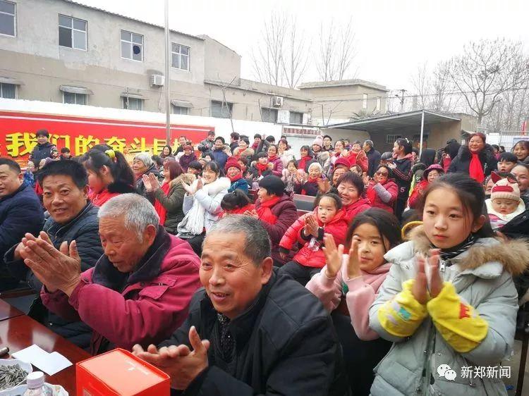 新郑市最新招聘，双休工作，追梦成长之路，自信之光铸就时刻